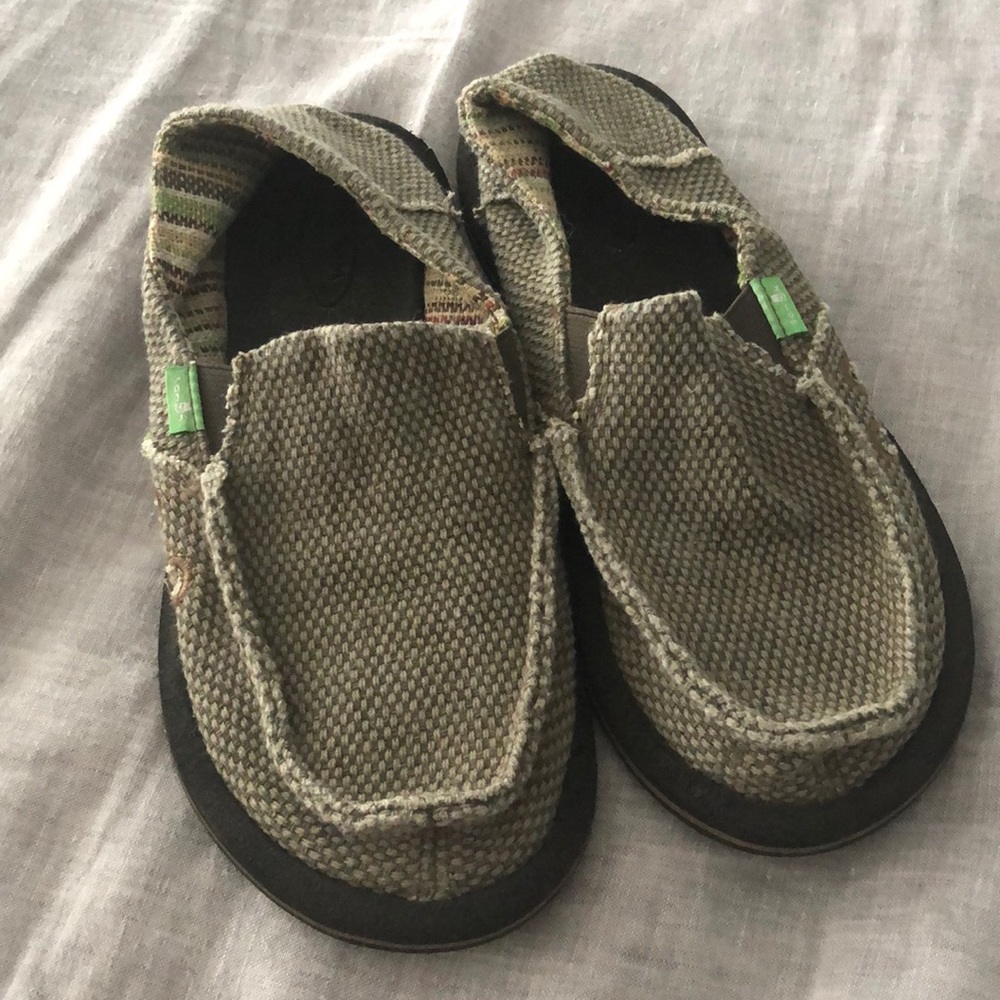 Sanuk big kids size 3.